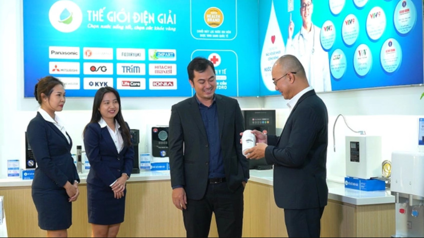 Ông Phan Tôn Thắng đón tiếp đại diện Fuji Việt Nam
