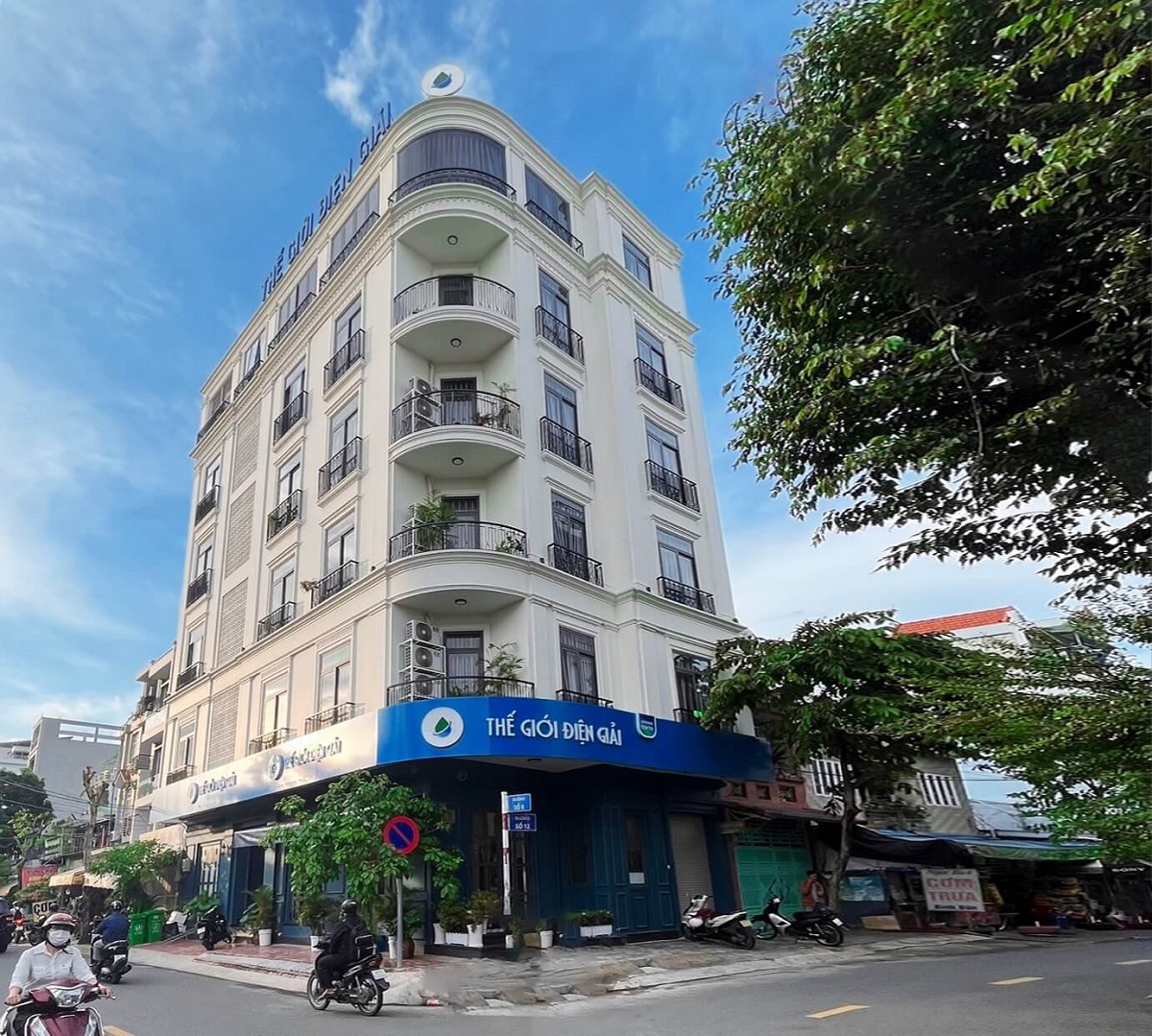 Showroom máy lọc nước điện giải ion kiềm Thế Giới Điện Giải quận 7