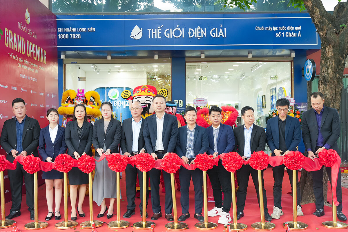 Khai trương showroom trải nghiệm máy lọc nước điện giải ion kiềm tại Thế Giới Điện Giải Long Biên