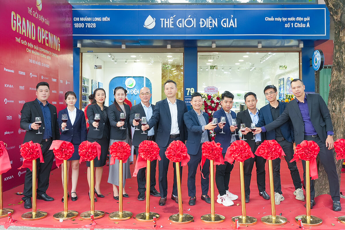 Khai trương showroom trải nghiệm máy lọc nước điện giải ion kiềm tại Thế Giới Điện Giải Long Biên