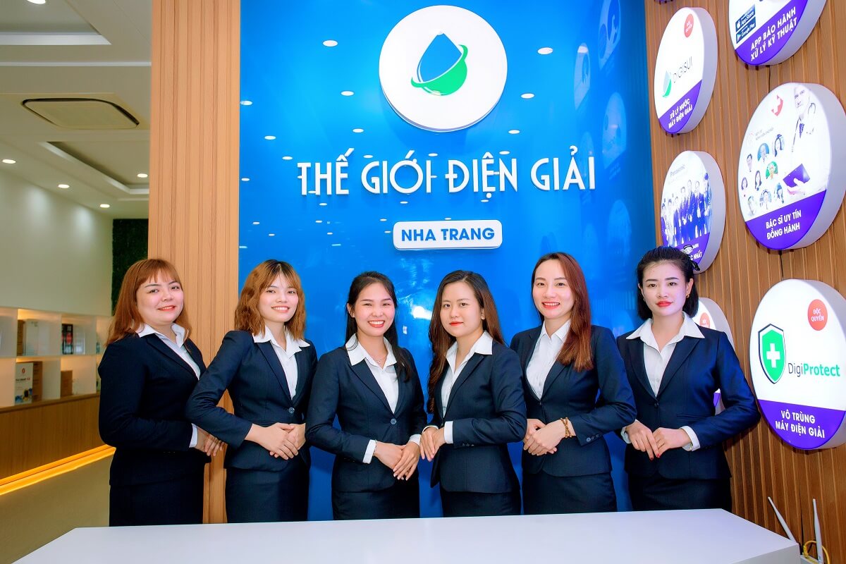 nhan-vien-tu-van-the-gioi-dien-giai