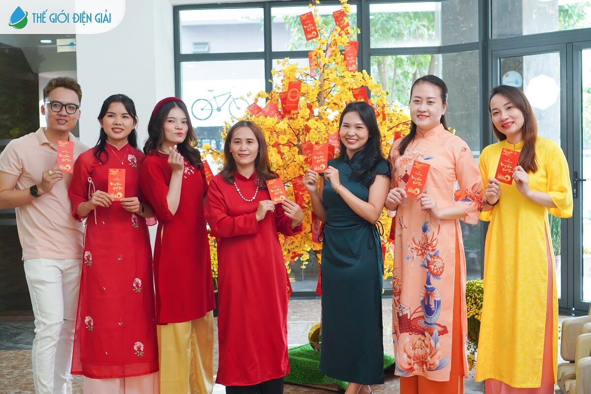 Team tư vấn họp mặt tân niên 2024