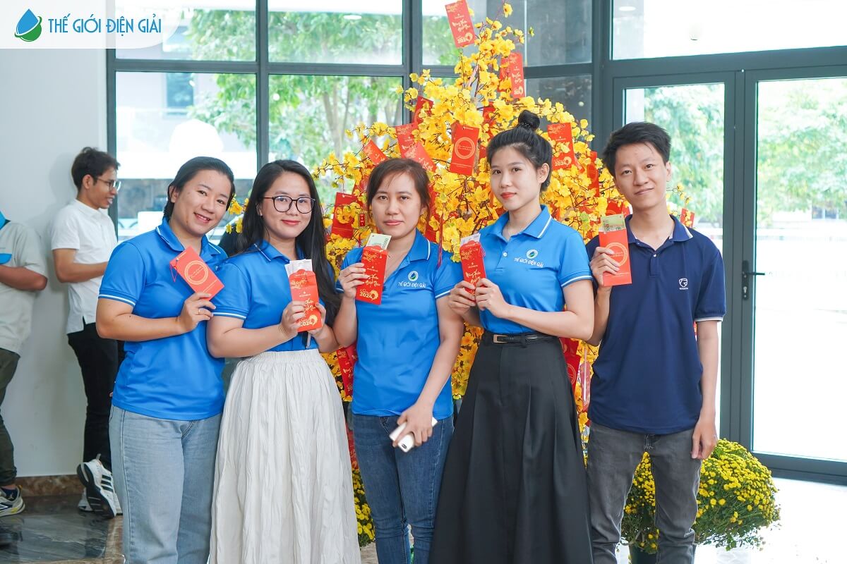 Những khoảnh khắc vui vẻ của các CBNV trong ngày đầu xuân năm mới