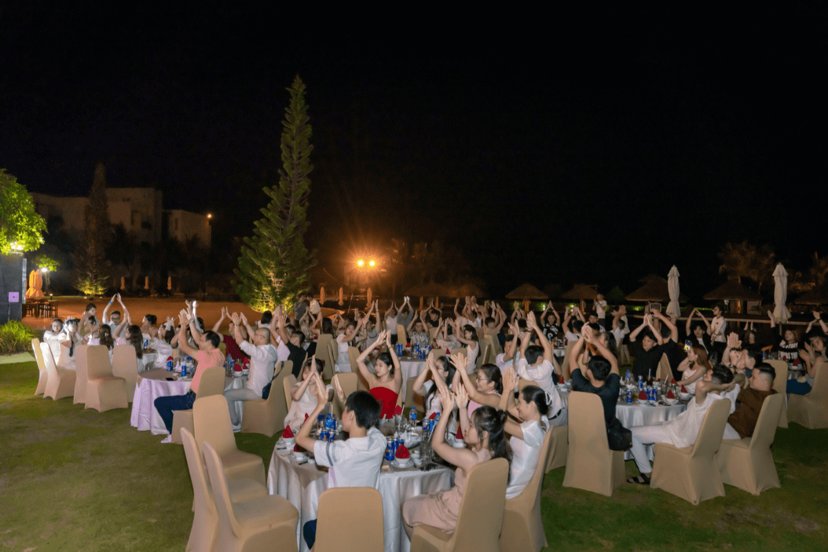 Đêm gala dinner của sự kiện team building