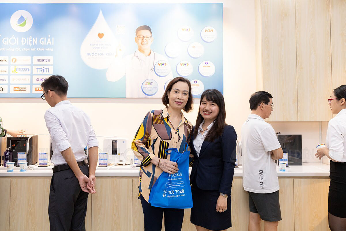 Thế Giới Điện Giải Experience Center chi nhánh Vũng Tàu dành tặng khách hàng nhiều món quà sức khỏe nhân dịp khai trương
