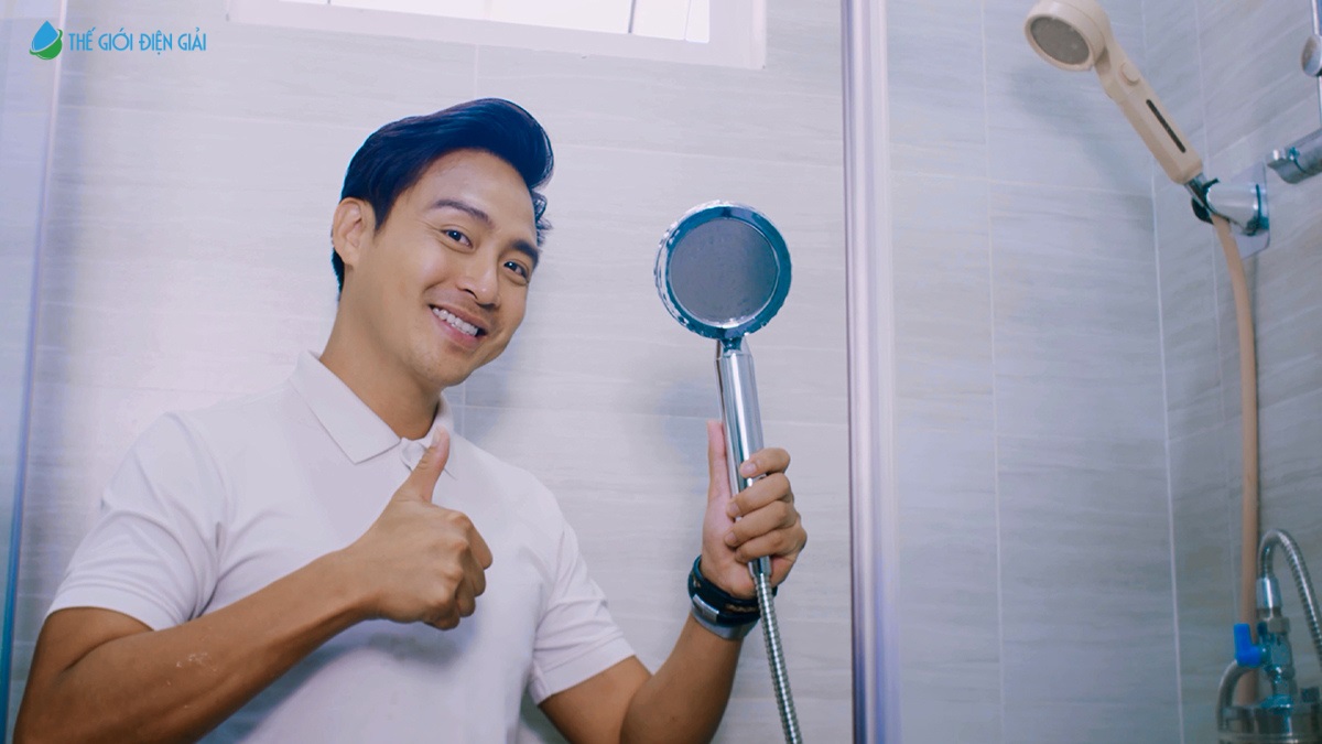 Máy tắm Onsen Fuji Smart giúp làm sạch sâu, cấp ẩm cho da giúp cho làn da tươi trẻ hơn 