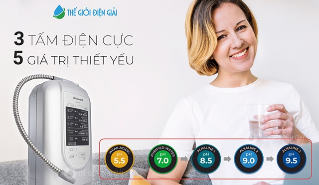 ới 3 tấm điện cực, máy điện giải tạo nước ion kiềm Panasonic TK AS45 có thể tạo ra được đến 5 loại nước
