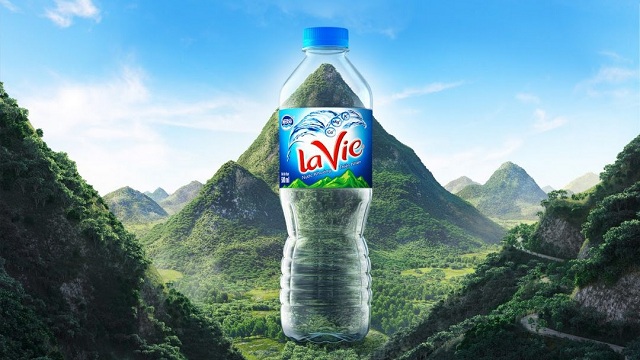 Lavie là thương hiệu nước khoáng được yêu thích không kém Aquafina